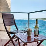 Apartament Seaside House Andrea - 3br With Balcony & Sea View By Irundo *