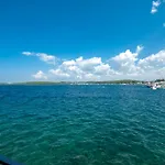 Seaside House Andrea - 3br With Balcony & Sea View By Irundo Apartament