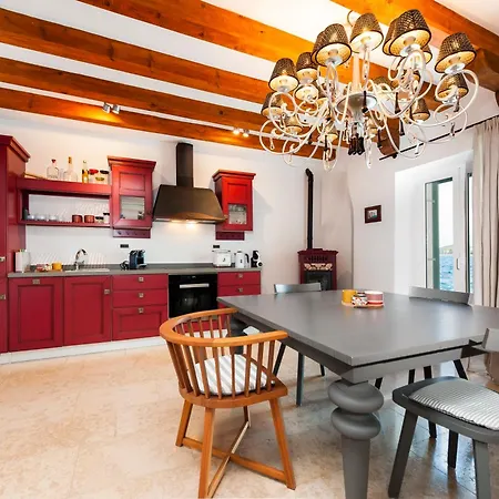 Seaside House Andrea - 3br With Balcony & Sea View