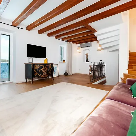 Seaside House Andrea - 3br With Balcony & Sea View By Irundo Apartment