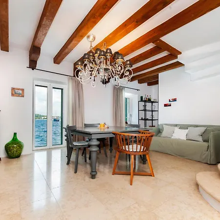 Seaside House Andrea - 3br With Balcony & Sea View Rovinj