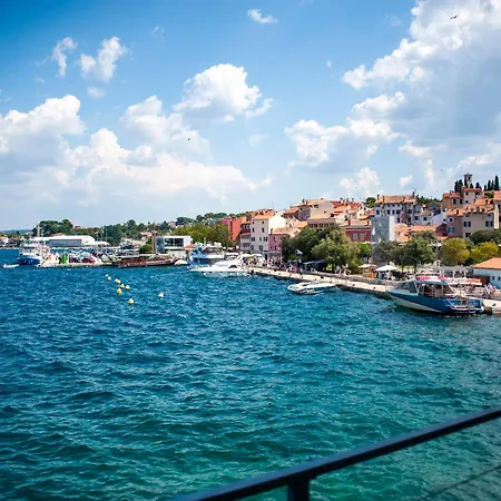 Apartment Seaside House Andrea - 3br With Balcony & Sea View By Irundo Rovinj