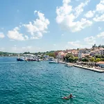 Appartement Seaside House Andrea - 3br With Balcony & Sea View By Irundo